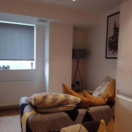 Whole Apartment 5 Mins To East Croydon & Concierge London Eksteriør bilde